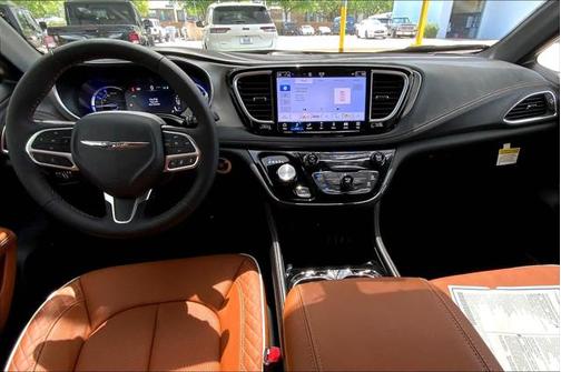 2025 Chrysler Pacifica Hybrid Pinnacle