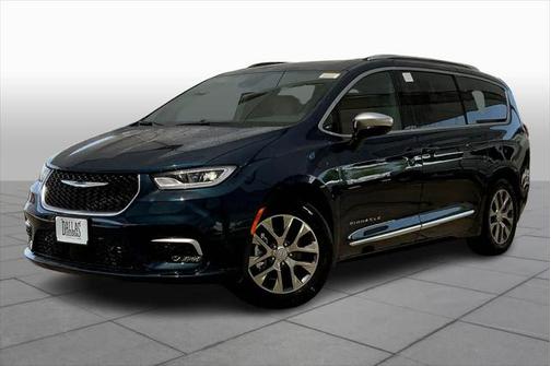 2025 Chrysler Pacifica Hybrid Pinnacle
