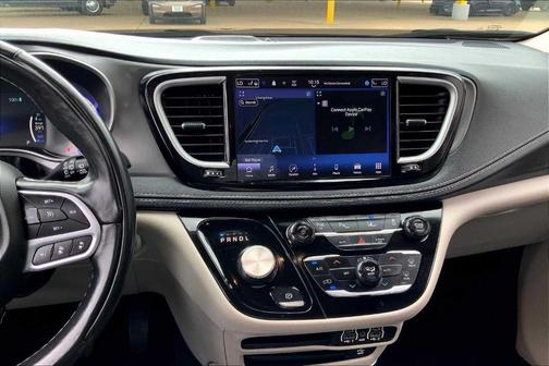 2022 Chrysler Pacifica Hybrid Touring L