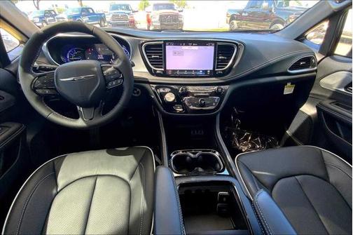 2025 Chrysler Pacifica Hybrid Select