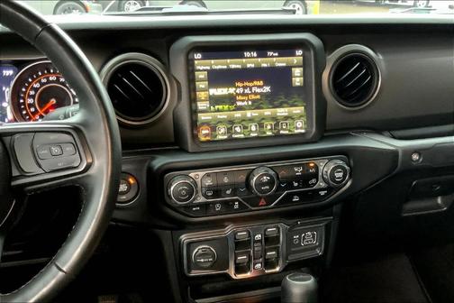 2022 Jeep Gladiator Sport