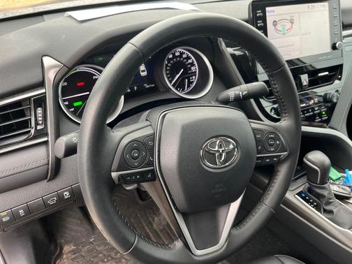 2023 Toyota Camry Hybrid XLE