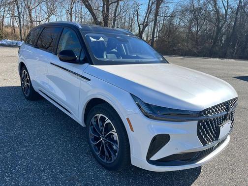 2025 Lincoln Nautilus Reserve