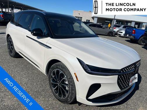 White Platinum Clearcoat Metallic 2026 Lincoln Nautilus Reserve SUV