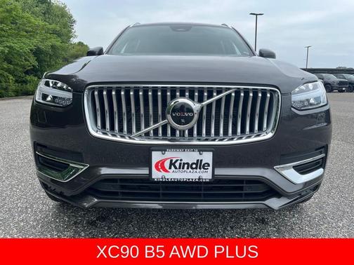 2023 Volvo XC90 B5 Plus