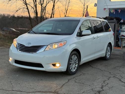 2015 Toyota Sienna XLE