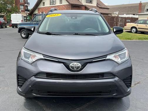 2017 Toyota RAV4 LE