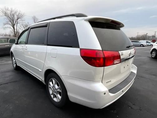 2005 Toyota Sienna XLE