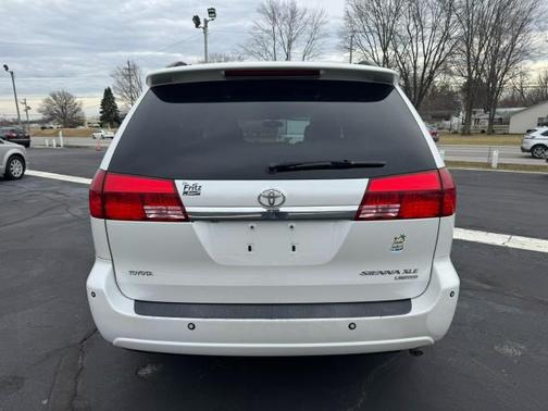 2005 Toyota Sienna XLE