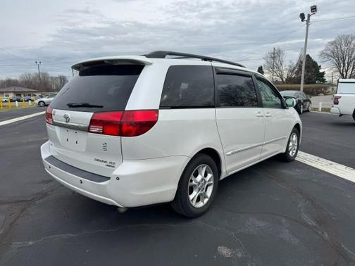 2005 Toyota Sienna XLE