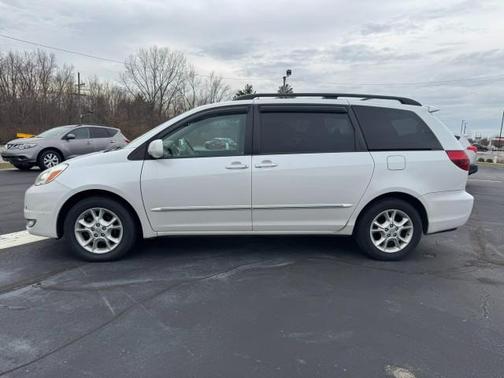 2005 Toyota Sienna XLE