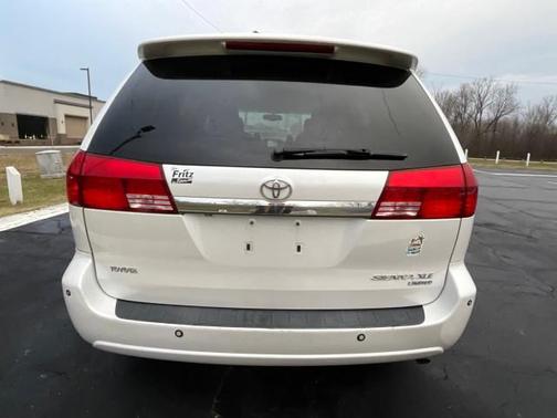 2005 Toyota Sienna XLE