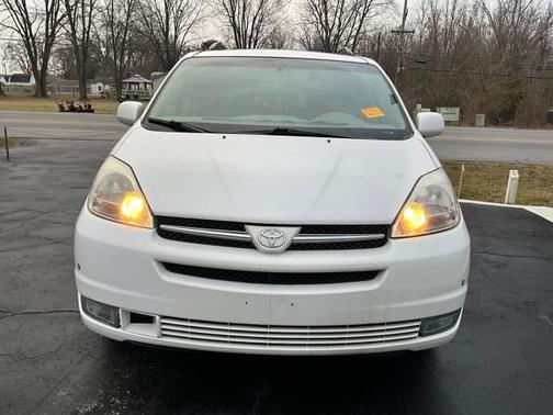 2005 Toyota Sienna XLE