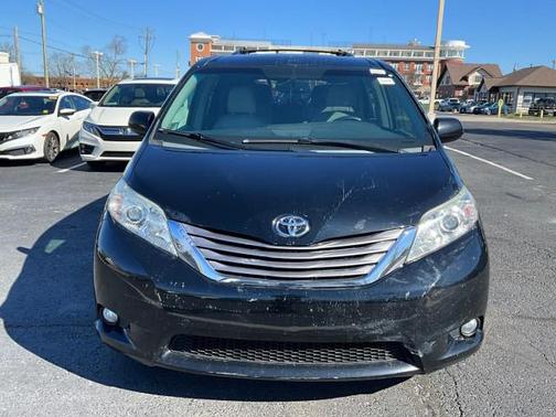 2016 Toyota Sienna XLE