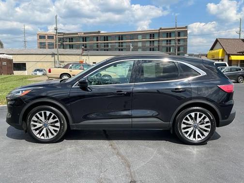 2021 Ford Escape Titanium