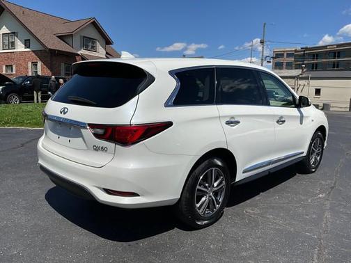 Majestic White 2018 INFINITI QX60 Base
