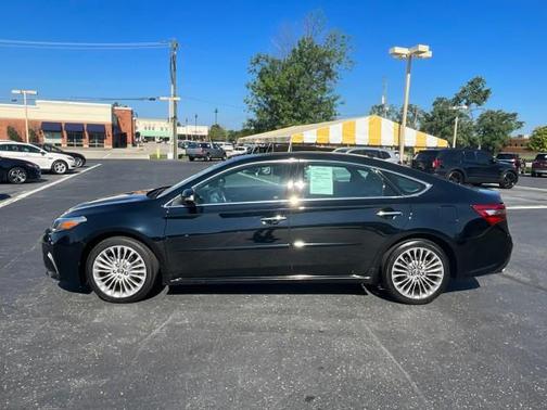 Midnight Black Metallic 2017 Toyota Avalon Limited