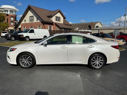 2016 Lexus ES 300h Base