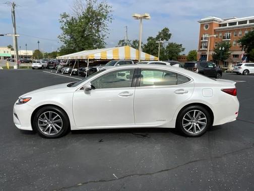 2016 Lexus ES 300h Base