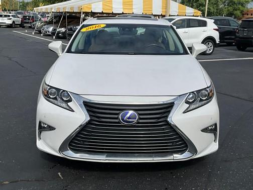 2016 Lexus ES 300h Base