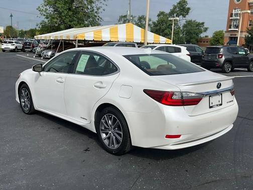 2016 Lexus ES 300h Base