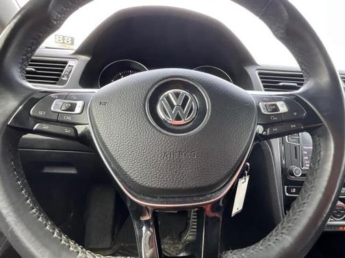 2018 Volkswagen Passat 2.0T S