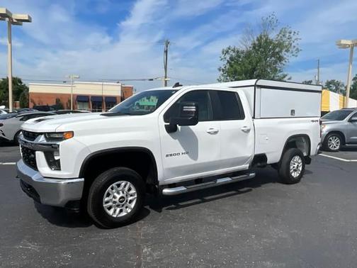 WHITE 2022 Chevrolet Silverado 2500 LT