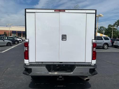 WHITE 2022 Chevrolet Silverado 2500 LT