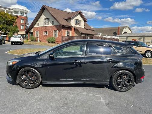 2017 Ford Focus ST