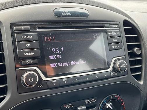 RED 2016 Nissan Juke S