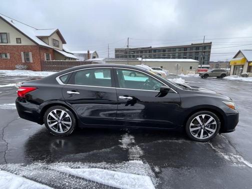 2016 Nissan Altima 2.5 SR