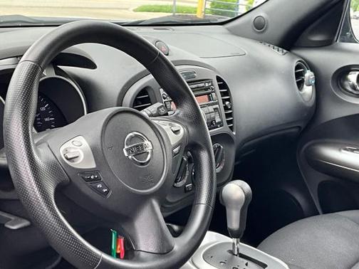 Sapphire Black 2013 Nissan Juke S