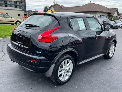 Sapphire Black 2013 Nissan Juke S