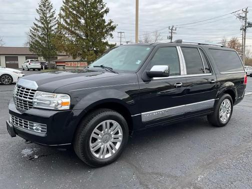 2011 Lincoln Navigator Base