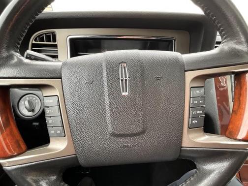 2011 Lincoln Navigator Base