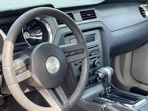 2011 Ford Mustang V6