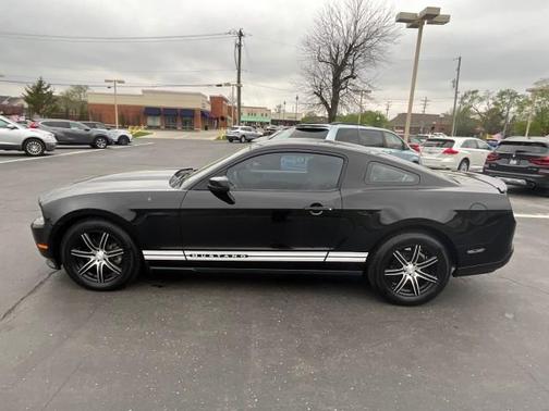 Ebony 2011 Ford Mustang V6