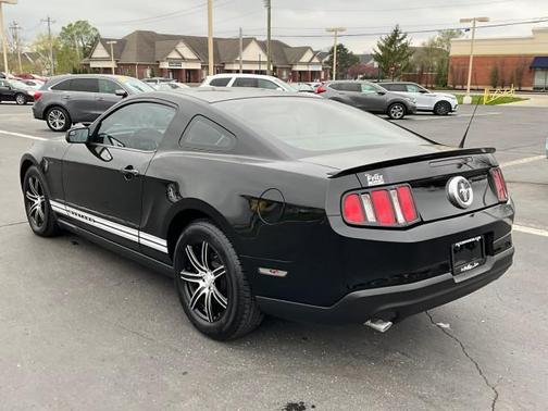 Ebony 2011 Ford Mustang V6