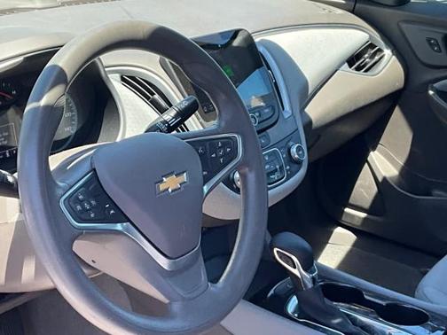 Summit White 2023 Chevrolet Malibu 1LS