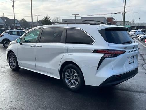 2021 Toyota Sienna XLE 7 Passenger
