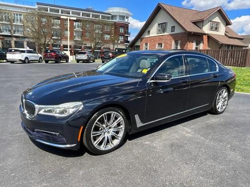 BLACK 2017 BMW 750 I