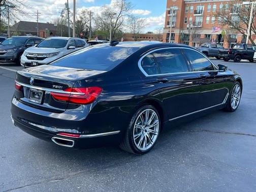 BLACK 2017 BMW 750 I