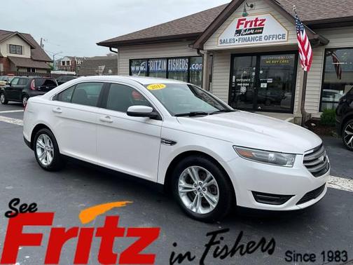 White Platinum Metallic Tri-Coat 2015 Ford Taurus SEL