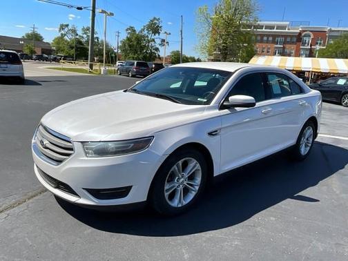 White Platinum Metallic Tri-Coat 2015 Ford Taurus SEL