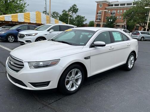 White Platinum Metallic Tri-Coat 2015 Ford Taurus SEL