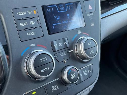 2018 Toyota Sienna XLE