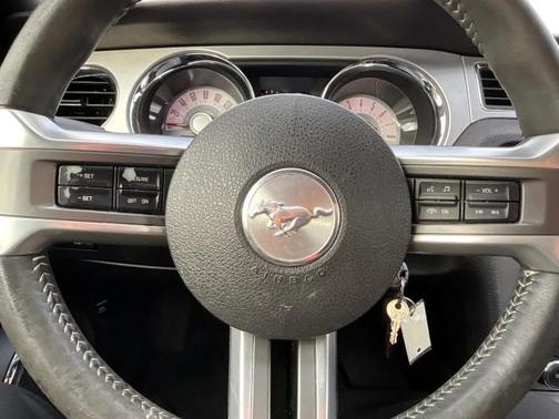 2011 Ford Mustang V6 Premium