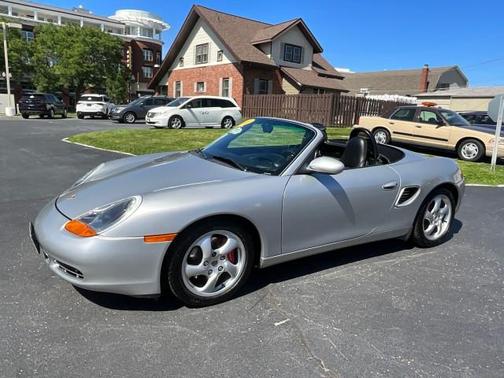 Polar Silver Metallic 2000 Porsche Boxster S