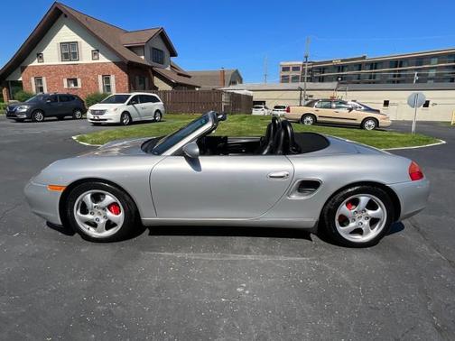 Polar Silver Metallic 2000 Porsche Boxster S