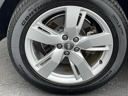 Manhattan Gray Metallic 2019 Audi Q5 2.0T Premium Plus